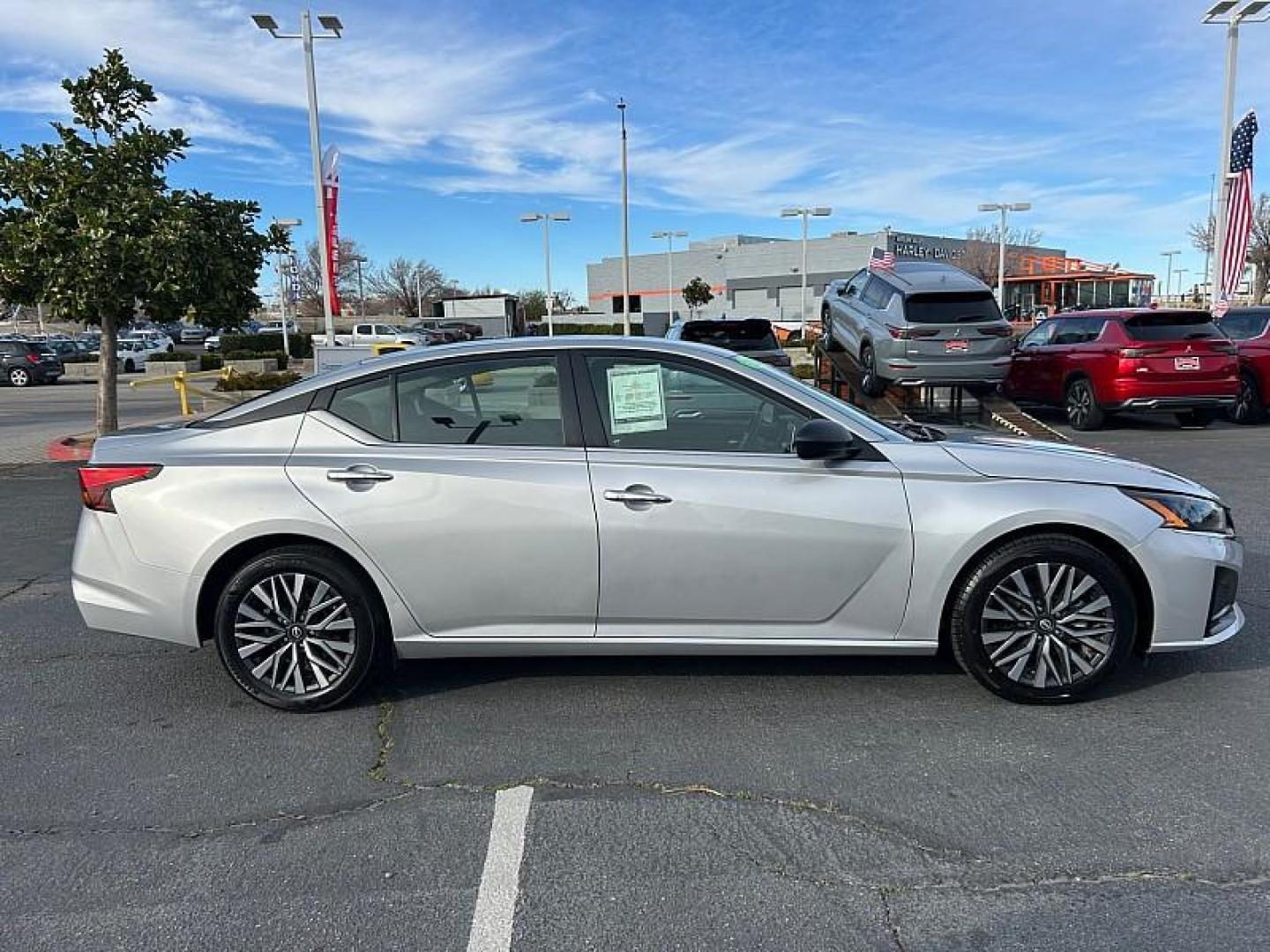 2024 SILVER Nissan Altima (1N4BL4DV2RN) with an 4-Cyl 2.5 Liter engine, Automatic Xtronic CVT transmission, located at 412 Auto Vista Drive, Palmdale, 93551, (661) 945-0620, 34.592636, -118.136681 - Photo#8