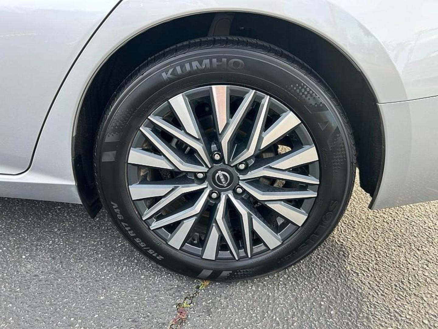 2024 SILVER Nissan Altima (1N4BL4DV2RN) with an 4-Cyl 2.5 Liter engine, Automatic Xtronic CVT transmission, located at 412 Auto Vista Drive, Palmdale, 93551, (661) 945-0620, 34.592636, -118.136681 - Photo#14