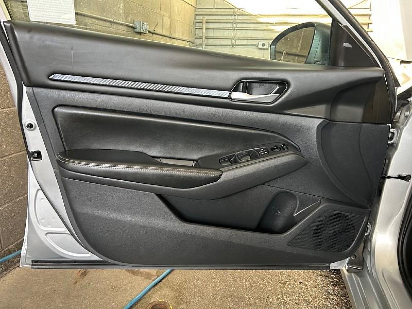 2024 SILVER Nissan Altima (1N4BL4DV2RN) with an 4-Cyl 2.5 Liter engine, Automatic Xtronic CVT transmission, located at 412 Auto Vista Drive, Palmdale, 93551, (661) 945-0620, 34.592636, -118.136681 - Photo#17