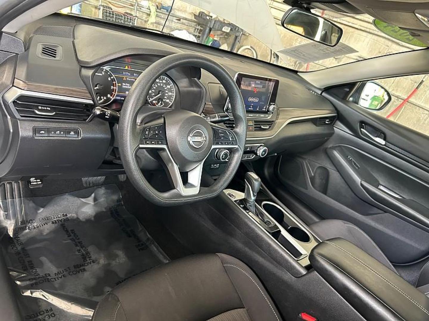 2024 SILVER Nissan Altima (1N4BL4DV2RN) with an 4-Cyl 2.5 Liter engine, Automatic Xtronic CVT transmission, located at 412 Auto Vista Drive, Palmdale, 93551, (661) 945-0620, 34.592636, -118.136681 - Photo#18