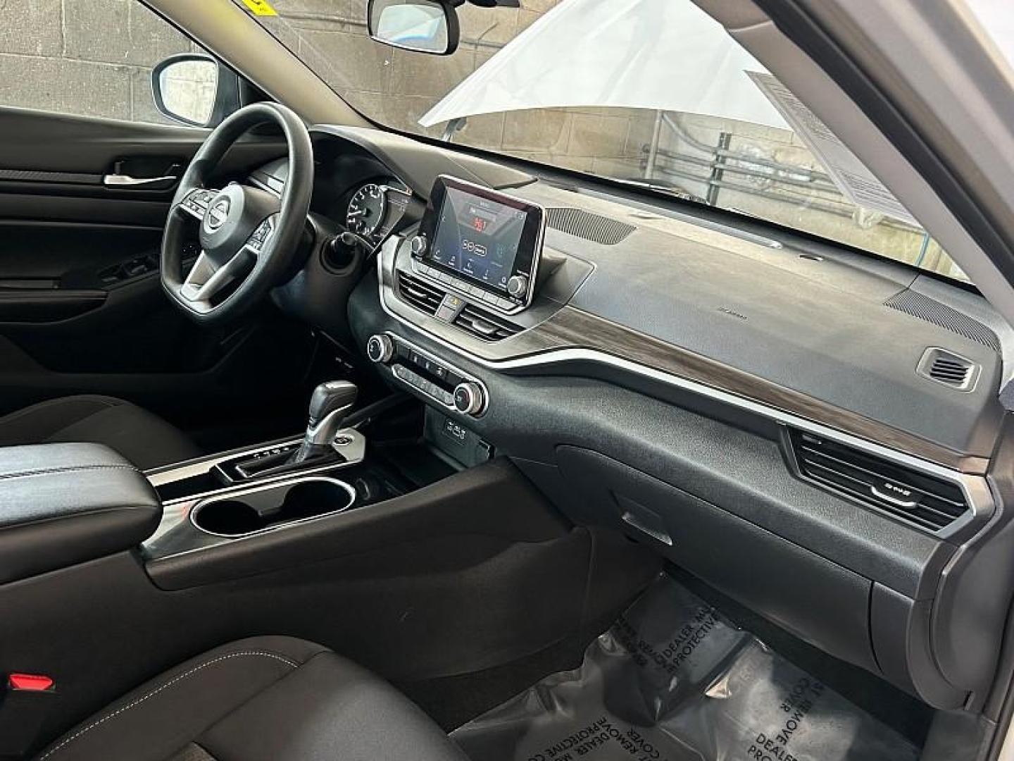 2024 SILVER Nissan Altima (1N4BL4DV2RN) with an 4-Cyl 2.5 Liter engine, Automatic Xtronic CVT transmission, located at 412 Auto Vista Drive, Palmdale, 93551, (661) 945-0620, 34.592636, -118.136681 - Photo#26