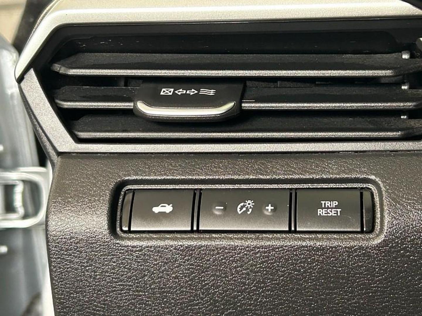 2024 SILVER Nissan Altima (1N4BL4DV2RN) with an 4-Cyl 2.5 Liter engine, Automatic Xtronic CVT transmission, located at 412 Auto Vista Drive, Palmdale, 93551, (661) 945-0620, 34.592636, -118.136681 - Photo#28