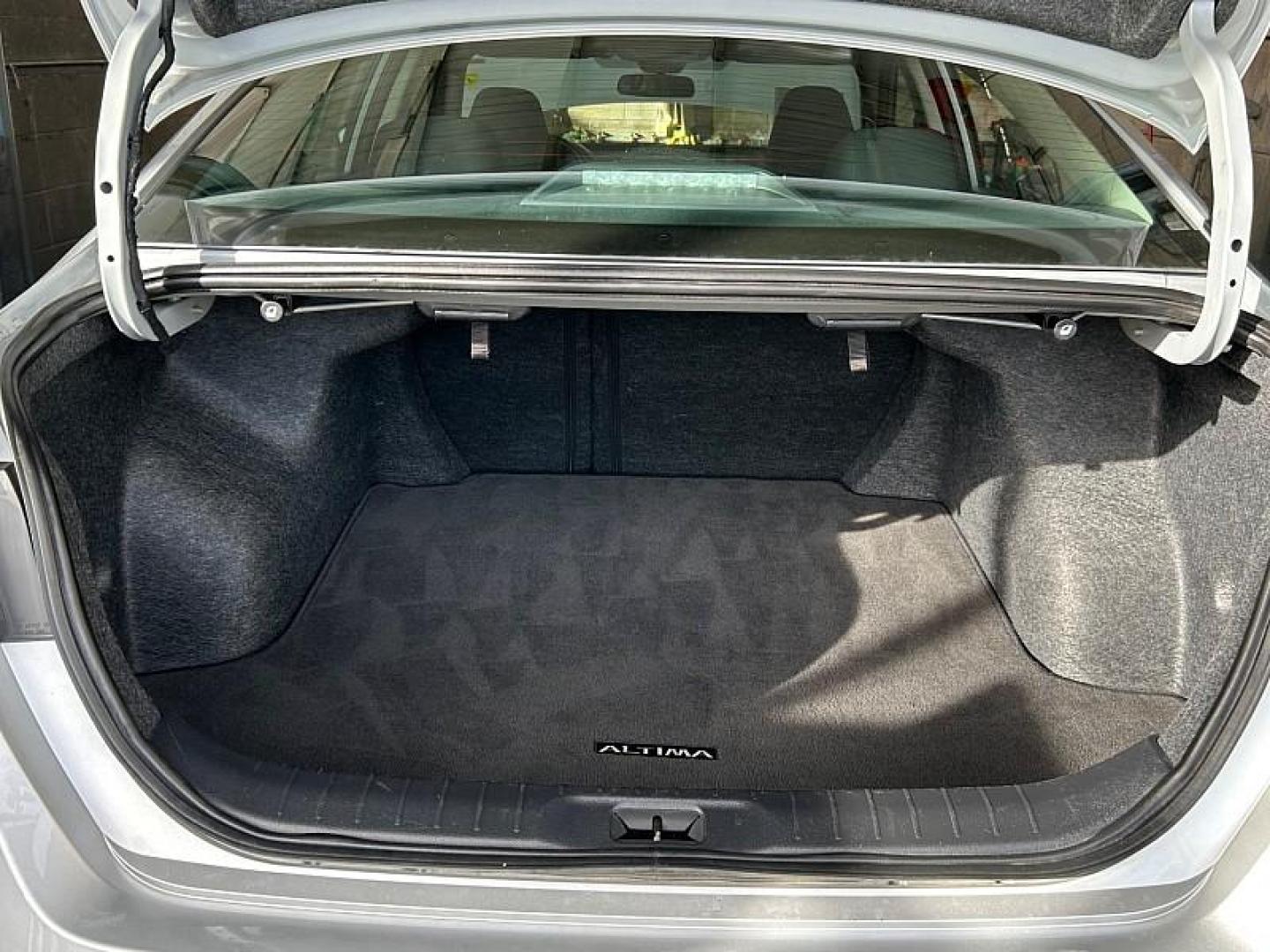 2024 SILVER Nissan Altima (1N4BL4DV2RN) with an 4-Cyl 2.5 Liter engine, Automatic Xtronic CVT transmission, located at 412 Auto Vista Drive, Palmdale, 93551, (661) 945-0620, 34.592636, -118.136681 - Photo#30