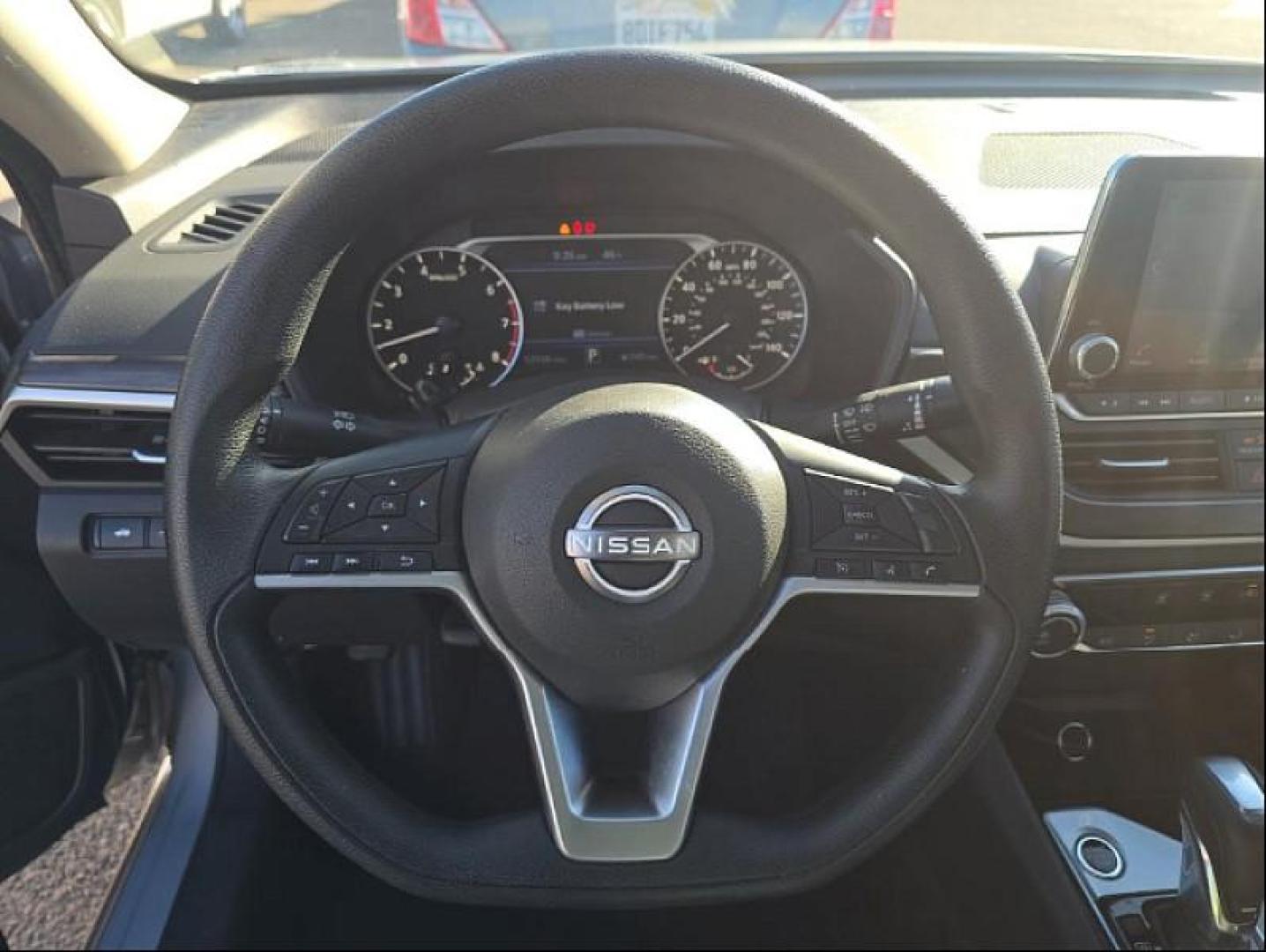 2024 SILVER Nissan Altima (1N4BL4DV2RN) with an 4-Cyl 2.5 Liter engine, Automatic Xtronic CVT transmission, located at 412 Auto Vista Drive, Palmdale, 93551, (661) 945-0620, 34.592636, -118.136681 - Photo#3