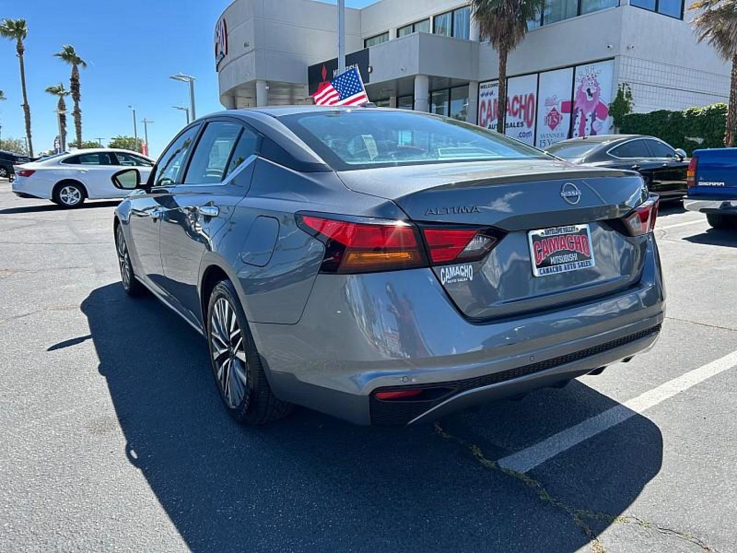 2024 GRAY Nissan Altima (1N4BL4DV5RN) with an 4-Cyl 2.5 Liter engine, Automatic Xtronic CVT transmission, located at 412 Auto Vista Drive, Palmdale, 93551, (661) 945-0620, 34.592636, -118.136681 - Photo#46
