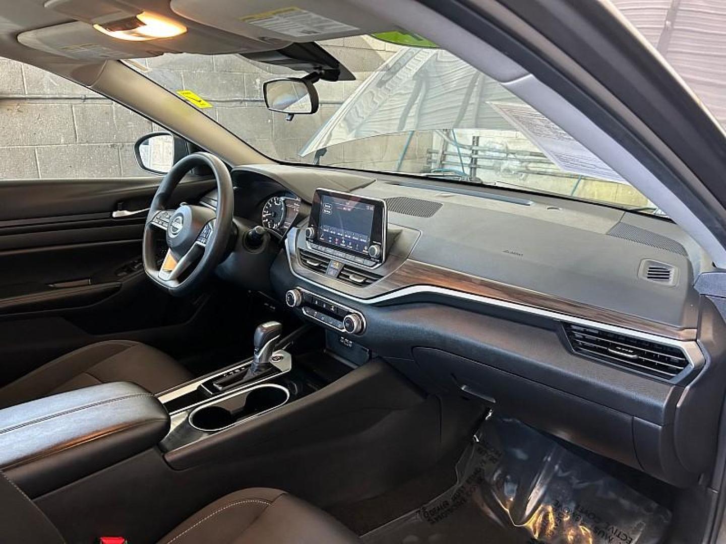 2024 GRAY Nissan Altima (1N4BL4DV5RN) with an 4-Cyl 2.5 Liter engine, Automatic Xtronic CVT transmission, located at 412 Auto Vista Drive, Palmdale, 93551, (661) 945-0620, 34.592636, -118.136681 - Photo#66