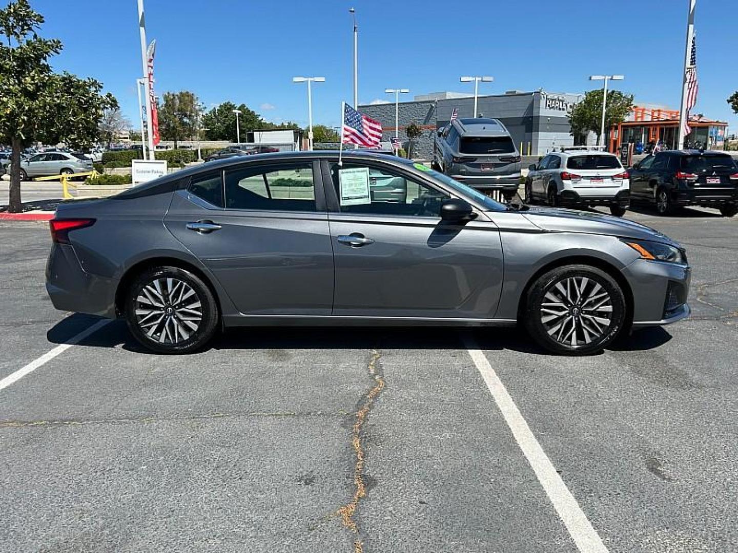 2024 GRAY Nissan Altima (1N4BL4DV5RN) with an 4-Cyl 2.5 Liter engine, Automatic Xtronic CVT transmission, located at 412 Auto Vista Drive, Palmdale, 93551, (661) 945-0620, 34.592636, -118.136681 - Photo#7