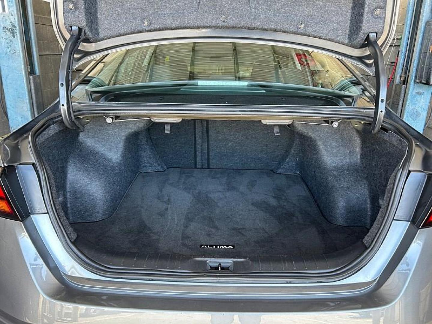 2024 GRAY Nissan Altima (1N4BL4DV4RN) with an 4-Cyl 2.5 Liter engine, Automatic Xtronic CVT transmission, located at 412 Auto Vista Drive, Palmdale, 93551, (661) 945-0620, 34.592636, -118.136681 - Photo#14