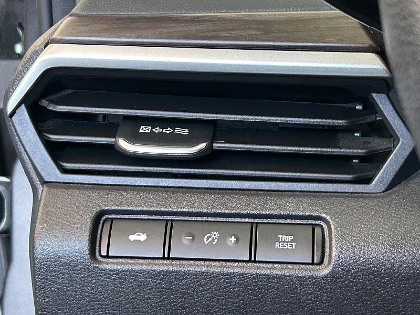 2024 GRAY Nissan Altima (1N4BL4DV4RN) with an 4-Cyl 2.5 Liter engine, Automatic Xtronic CVT transmission, located at 412 Auto Vista Drive, Palmdale, 93551, (661) 945-0620, 34.592636, -118.136681 - Photo#21