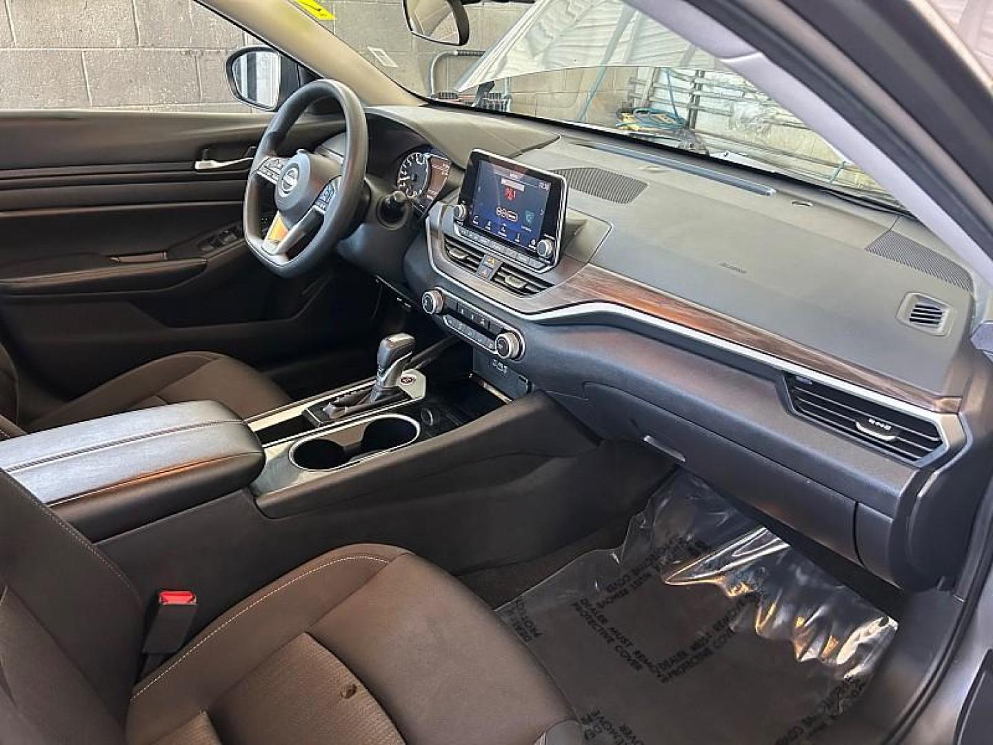 2024 GRAY Nissan Altima (1N4BL4DV4RN) with an 4-Cyl 2.5 Liter engine, Automatic Xtronic CVT transmission, located at 412 Auto Vista Drive, Palmdale, 93551, (661) 945-0620, 34.592636, -118.136681 - Photo#23