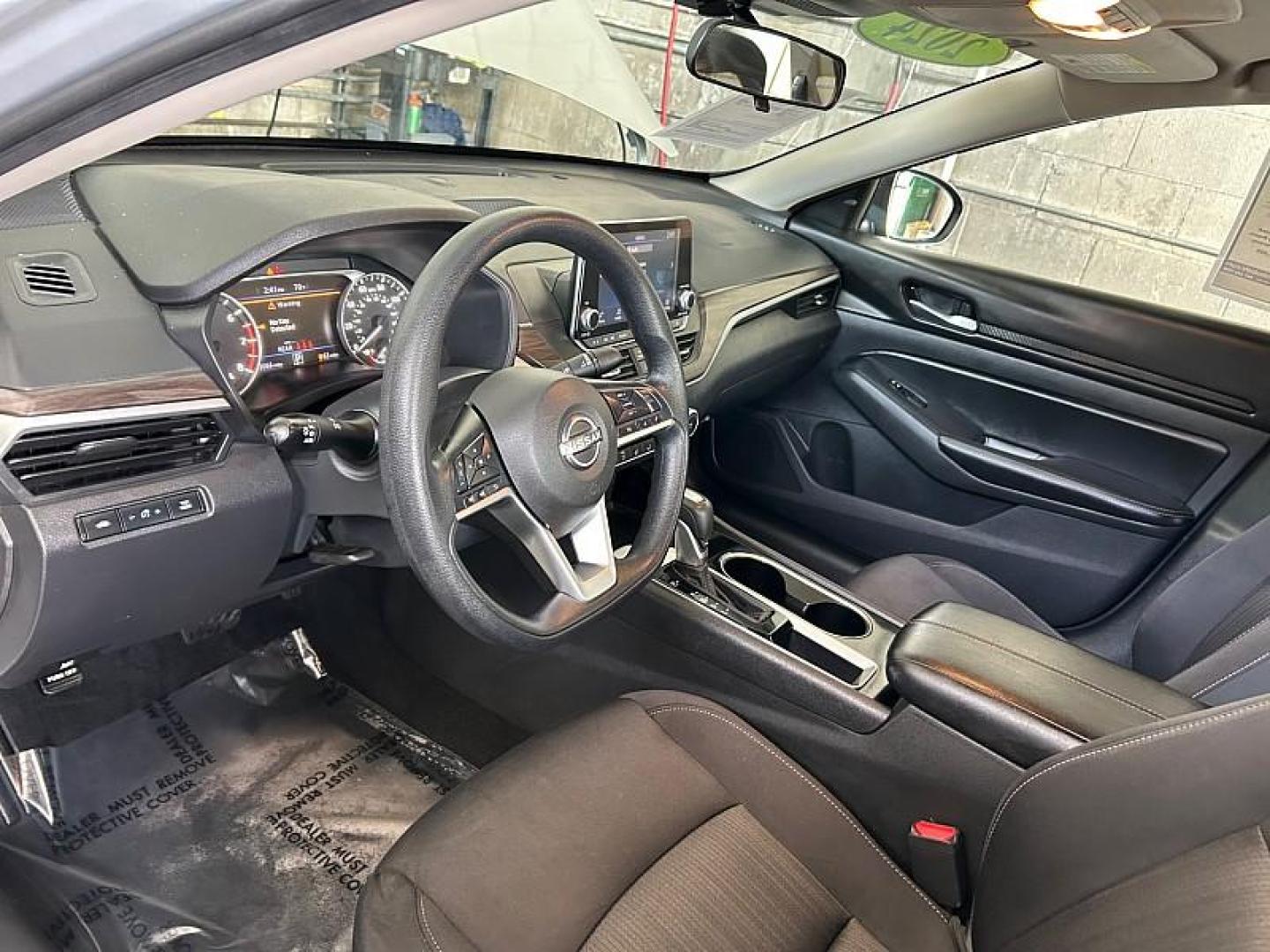 2024 SILVER Nissan Altima (1N4BL4DV4RN) with an 4-Cyl 2.5 Liter engine, Automatic Xtronic CVT transmission, located at 412 Auto Vista Drive, Palmdale, 93551, (661) 945-0620, 34.592636, -118.136681 - Photo#15