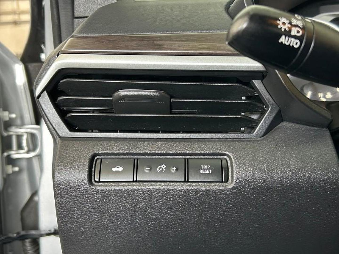 2024 SILVER Nissan Altima (1N4BL4DV4RN) with an 4-Cyl 2.5 Liter engine, Automatic Xtronic CVT transmission, located at 412 Auto Vista Drive, Palmdale, 93551, (661) 945-0620, 34.592636, -118.136681 - Photo#17