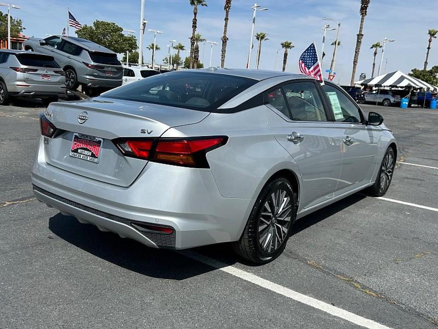 2024 SILVER Nissan Altima (1N4BL4DV4RN) with an 4-Cyl 2.5 Liter engine, Automatic Xtronic CVT transmission, located at 412 Auto Vista Drive, Palmdale, 93551, (661) 945-0620, 34.592636, -118.136681 - Photo#5