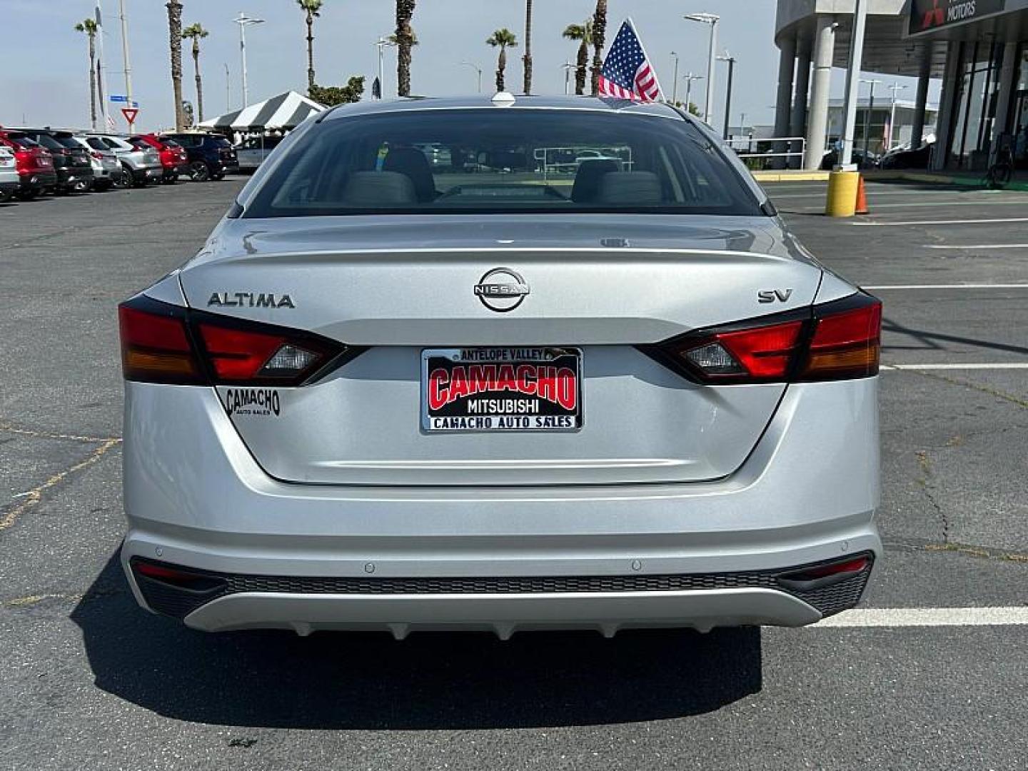 2024 SILVER Nissan Altima (1N4BL4DV4RN) with an 4-Cyl 2.5 Liter engine, Automatic Xtronic CVT transmission, located at 412 Auto Vista Drive, Palmdale, 93551, (661) 945-0620, 34.592636, -118.136681 - Photo#6