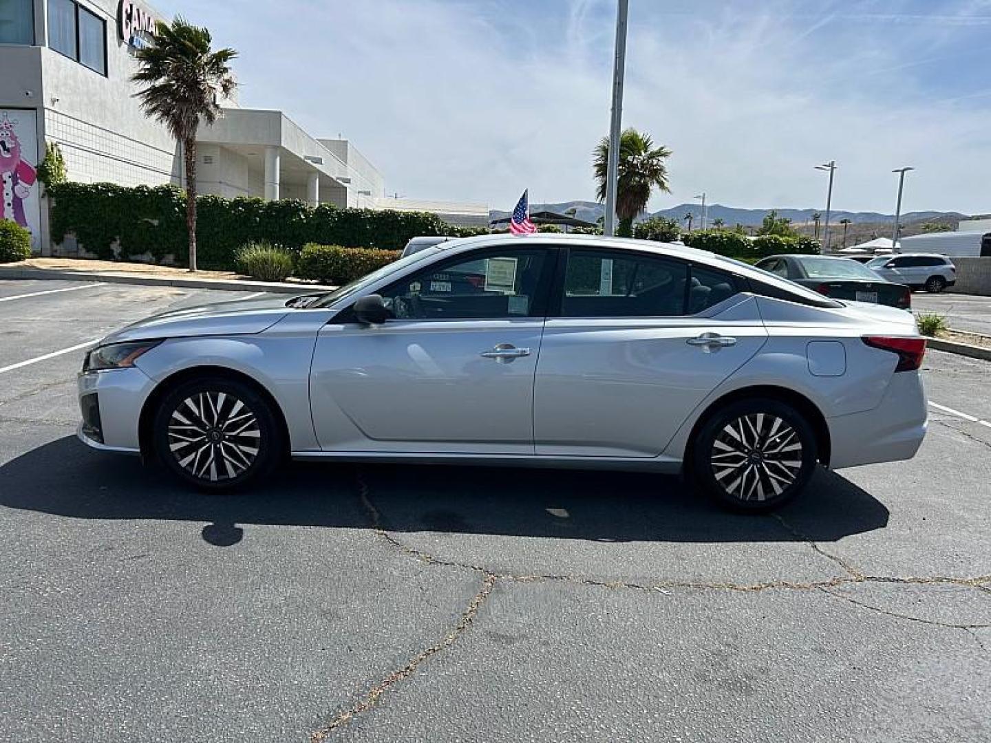 2024 SILVER Nissan Altima (1N4BL4DV4RN) with an 4-Cyl 2.5 Liter engine, Automatic Xtronic CVT transmission, located at 412 Auto Vista Drive, Palmdale, 93551, (661) 945-0620, 34.592636, -118.136681 - Photo#7