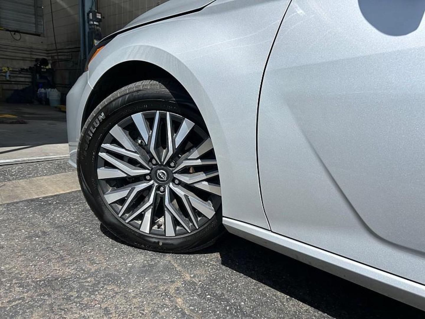 2024 SILVER Nissan Altima (1N4BL4DV4RN) with an 4-Cyl 2.5 Liter engine, Automatic Xtronic CVT transmission, located at 412 Auto Vista Drive, Palmdale, 93551, (661) 945-0620, 34.592636, -118.136681 - Photo#12