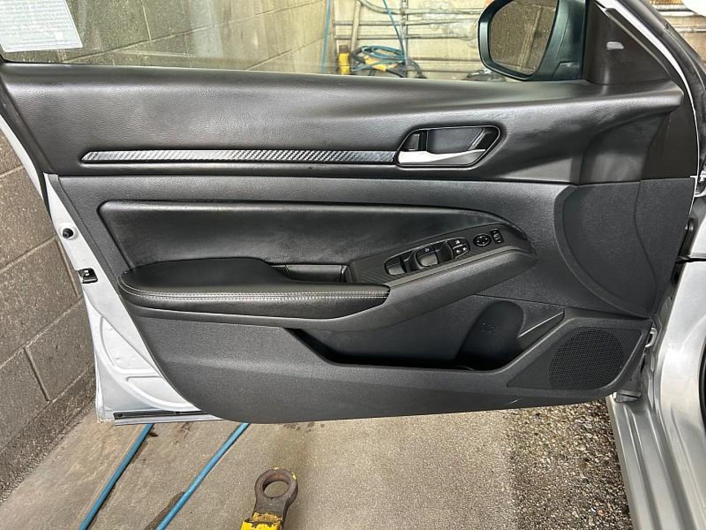 2024 SILVER Nissan Altima (1N4BL4DV4RN) with an 4-Cyl 2.5 Liter engine, Automatic Xtronic CVT transmission, located at 412 Auto Vista Drive, Palmdale, 93551, (661) 945-0620, 34.592636, -118.136681 - Photo#18