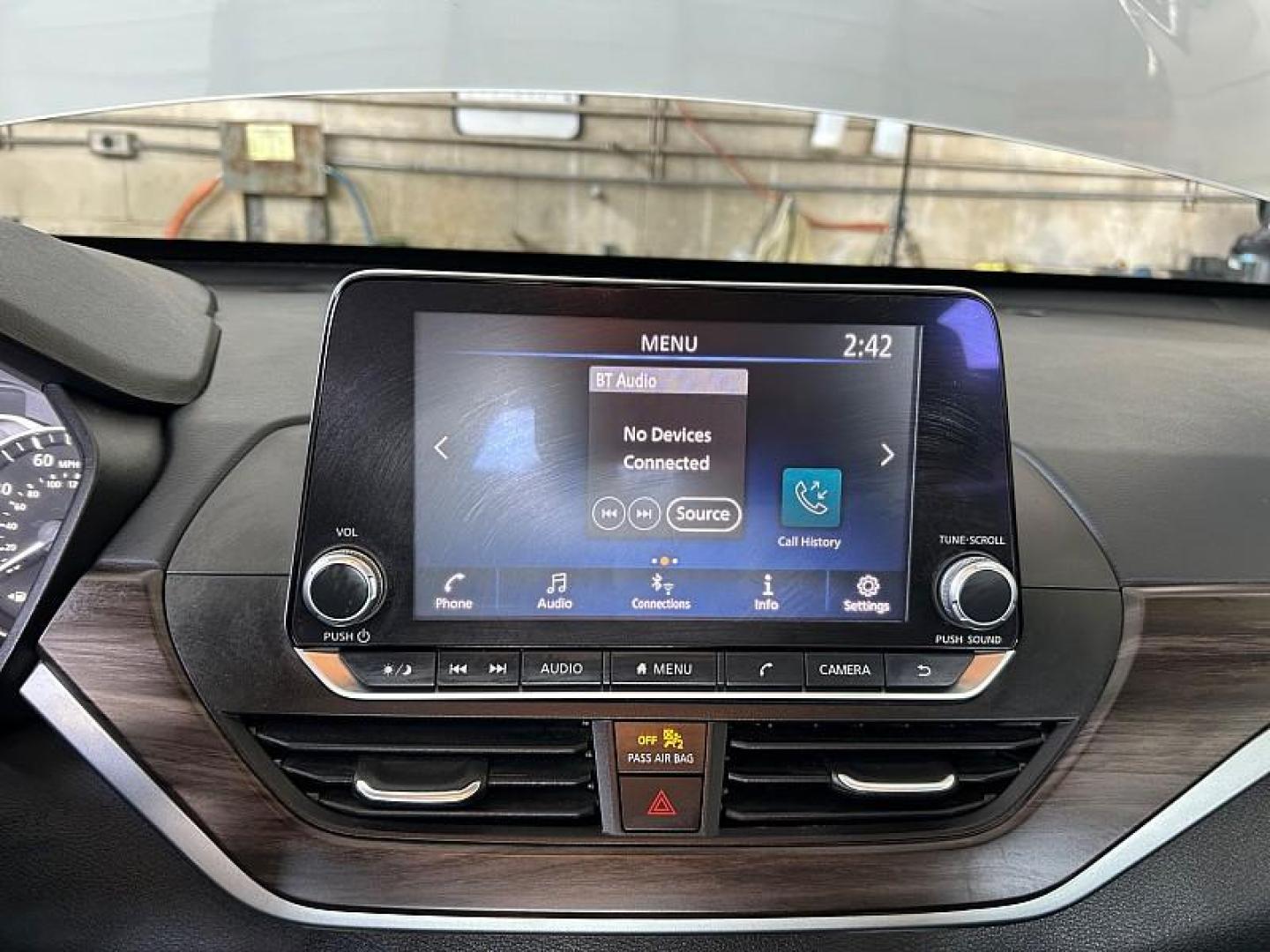 2024 SILVER Nissan Altima (1N4BL4DV4RN) with an 4-Cyl 2.5 Liter engine, Automatic Xtronic CVT transmission, located at 412 Auto Vista Drive, Palmdale, 93551, (661) 945-0620, 34.592636, -118.136681 - Photo#20