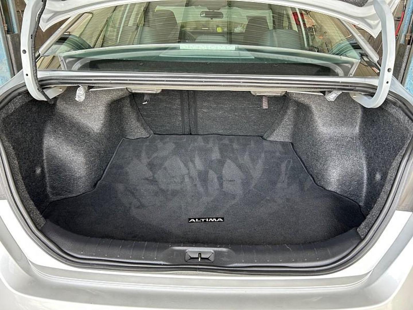 2024 SILVER Nissan Altima (1N4BL4DV4RN) with an 4-Cyl 2.5 Liter engine, Automatic Xtronic CVT transmission, located at 412 Auto Vista Drive, Palmdale, 93551, (661) 945-0620, 34.592636, -118.136681 - Photo#27