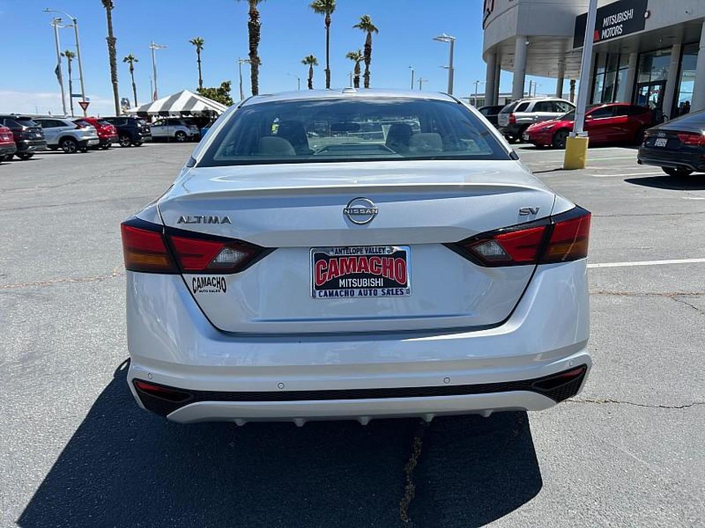 2024 SILVER Nissan Altima (1N4BL4DV2RN) with an 4-Cyl 2.5 Liter engine, Automatic Xtronic CVT transmission, located at 412 Auto Vista Drive, Palmdale, 93551, (661) 945-0620, 34.592636, -118.136681 - Photo#4