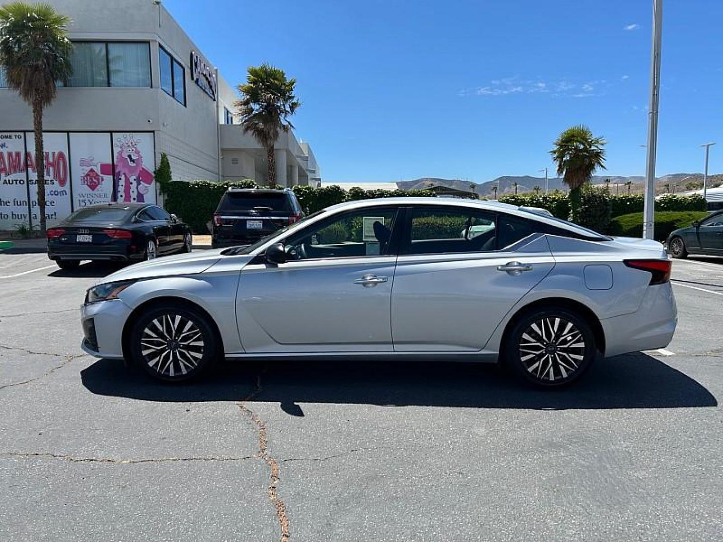 2024 SILVER Nissan Altima (1N4BL4DV2RN) with an 4-Cyl 2.5 Liter engine, Automatic Xtronic CVT transmission, located at 412 Auto Vista Drive, Palmdale, 93551, (661) 945-0620, 34.592636, -118.136681 - Photo#6