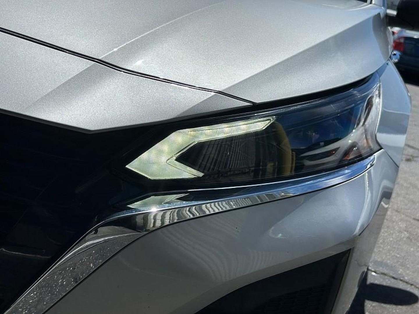 2024 SILVER Nissan Altima (1N4BL4DV2RN) with an 4-Cyl 2.5 Liter engine, Automatic Xtronic CVT transmission, located at 412 Auto Vista Drive, Palmdale, 93551, (661) 945-0620, 34.592636, -118.136681 - Photo#9