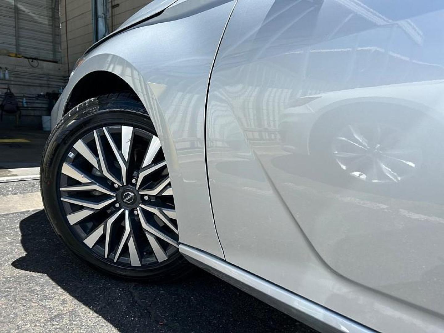 2024 SILVER Nissan Altima (1N4BL4DV2RN) with an 4-Cyl 2.5 Liter engine, Automatic Xtronic CVT transmission, located at 412 Auto Vista Drive, Palmdale, 93551, (661) 945-0620, 34.592636, -118.136681 - Photo#15