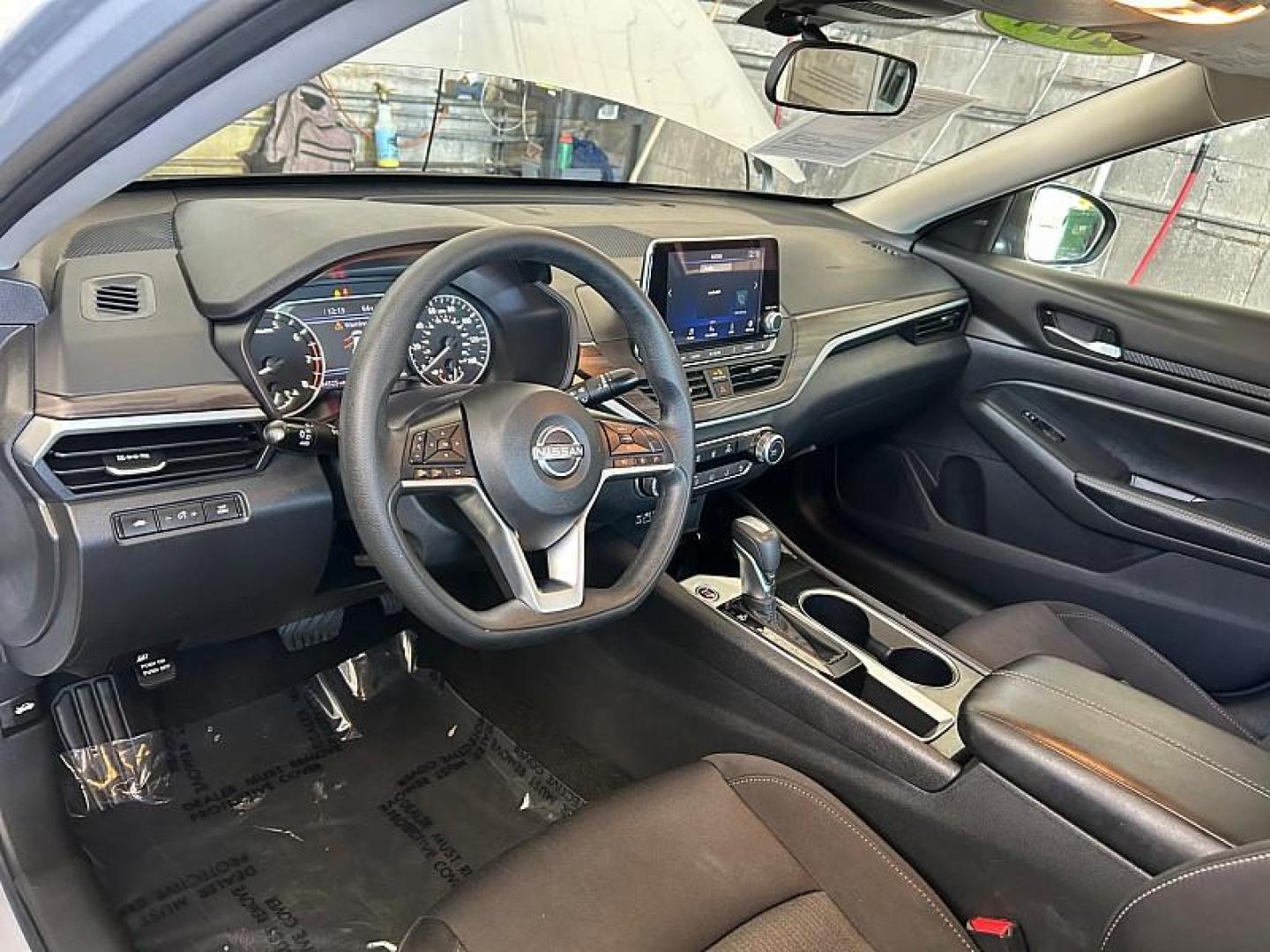 2024 SILVER Nissan Altima (1N4BL4DV2RN) with an 4-Cyl 2.5 Liter engine, Automatic Xtronic CVT transmission, located at 412 Auto Vista Drive, Palmdale, 93551, (661) 945-0620, 34.592636, -118.136681 - Photo#17