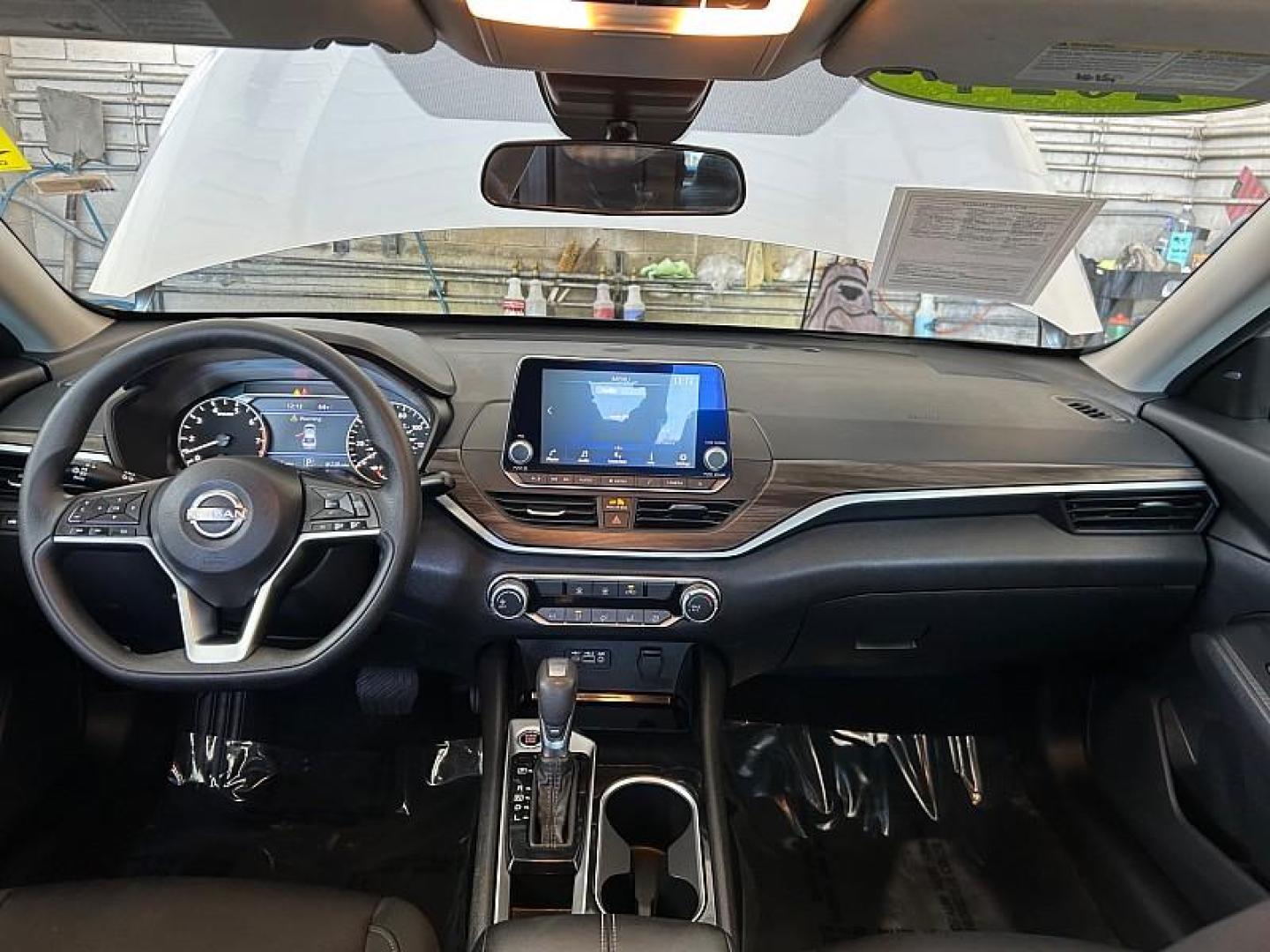2024 SILVER Nissan Altima (1N4BL4DV2RN) with an 4-Cyl 2.5 Liter engine, Automatic Xtronic CVT transmission, located at 412 Auto Vista Drive, Palmdale, 93551, (661) 945-0620, 34.592636, -118.136681 - Photo#22