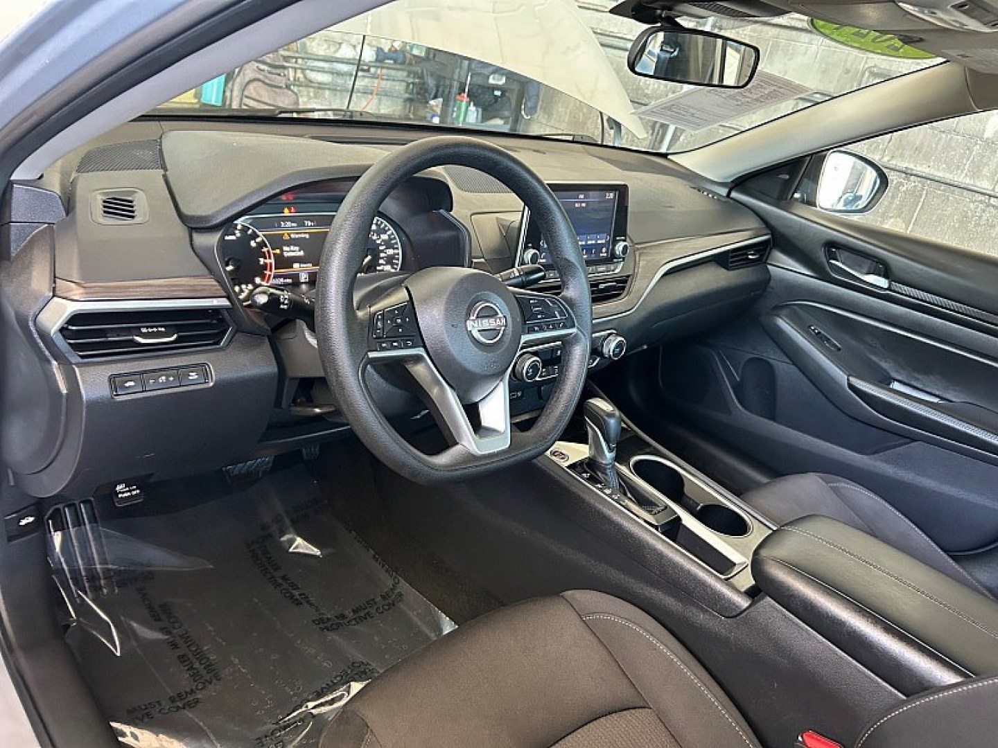 2024 SILVER Nissan Altima (1N4BL4DV9RN) with an 4-Cyl 2.5 Liter engine, Automatic Xtronic CVT transmission, located at 412 Auto Vista Drive, Palmdale, 93551, (661) 945-0620, 34.592636, -118.136681- Photo#18