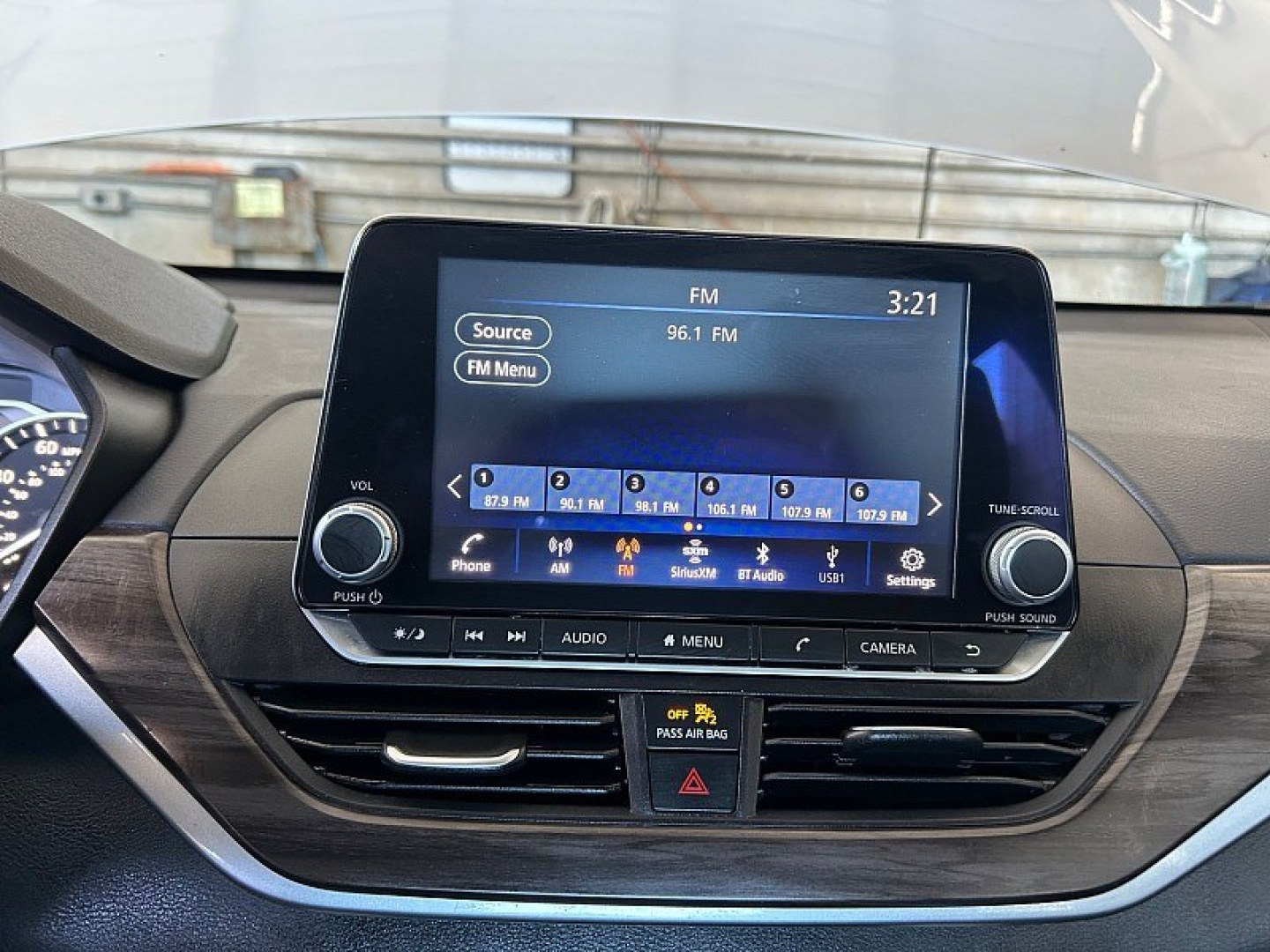2024 SILVER Nissan Altima (1N4BL4DV9RN) with an 4-Cyl 2.5 Liter engine, Automatic Xtronic CVT transmission, located at 412 Auto Vista Drive, Palmdale, 93551, (661) 945-0620, 34.592636, -118.136681- Photo#21