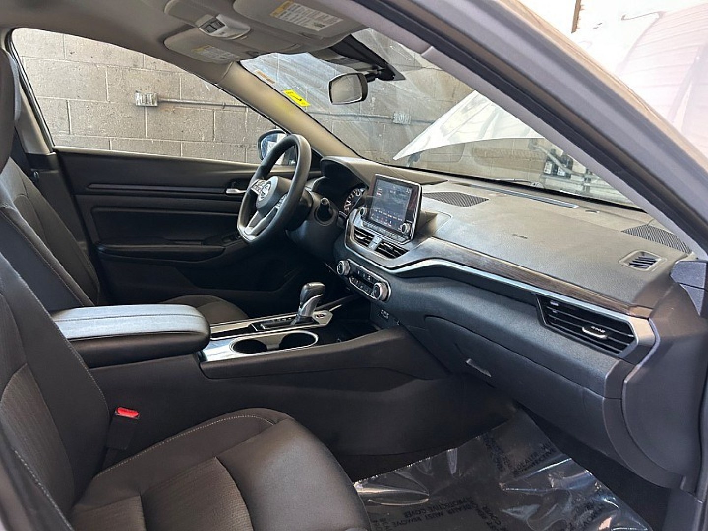 2024 SILVER Nissan Altima (1N4BL4DV9RN) with an 4-Cyl 2.5 Liter engine, Automatic Xtronic CVT transmission, located at 412 Auto Vista Drive, Palmdale, 93551, (661) 945-0620, 34.592636, -118.136681- Photo#24