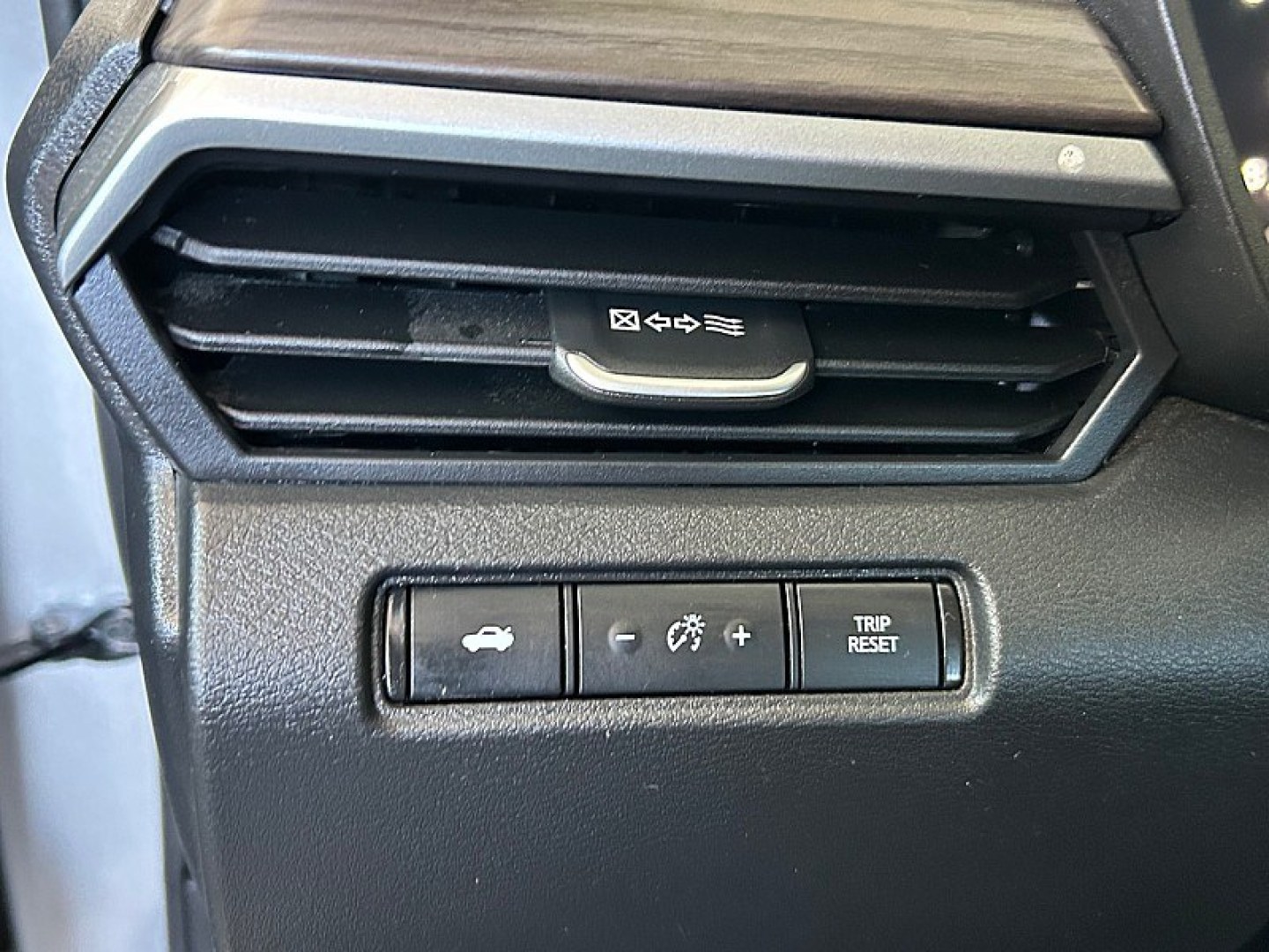 2024 SILVER Nissan Altima (1N4BL4DV9RN) with an 4-Cyl 2.5 Liter engine, Automatic Xtronic CVT transmission, located at 412 Auto Vista Drive, Palmdale, 93551, (661) 945-0620, 34.592636, -118.136681- Photo#26