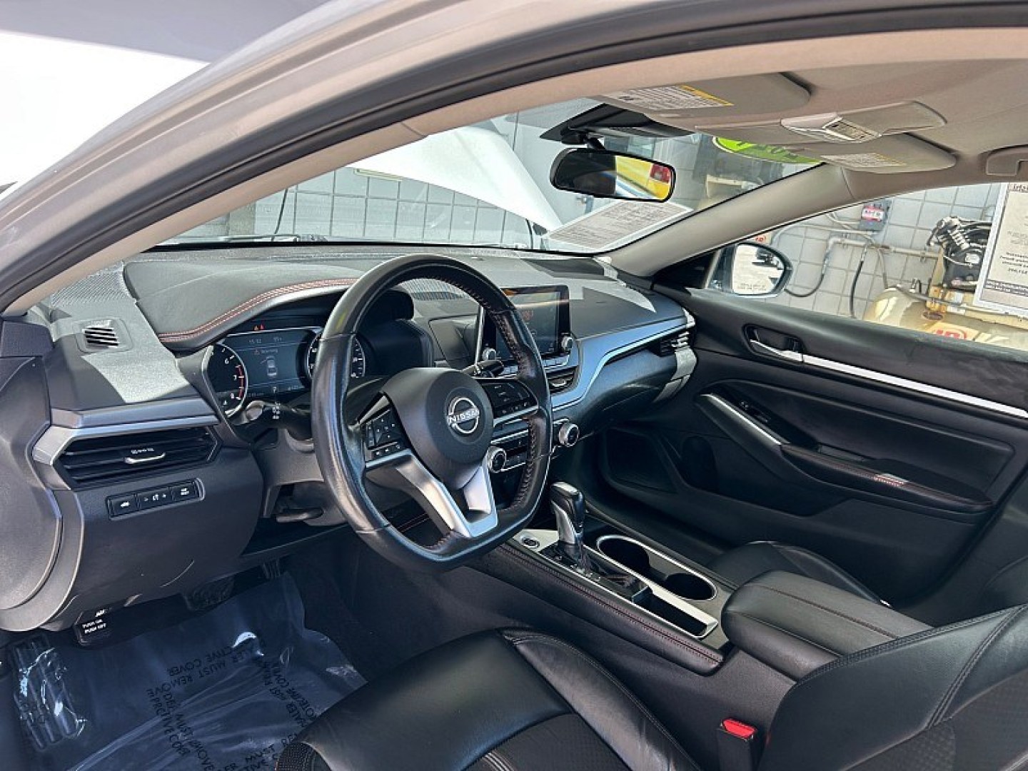 2024 Silver Nissan Altima (1N4BL4CV0RN) with an 4-Cyl 2.5 Liter engine, Automatic Xtronic CVT transmission, located at 412 Auto Vista Drive, Palmdale, 93551, (661) 945-0620, 34.592636, -118.136681- Photo#9