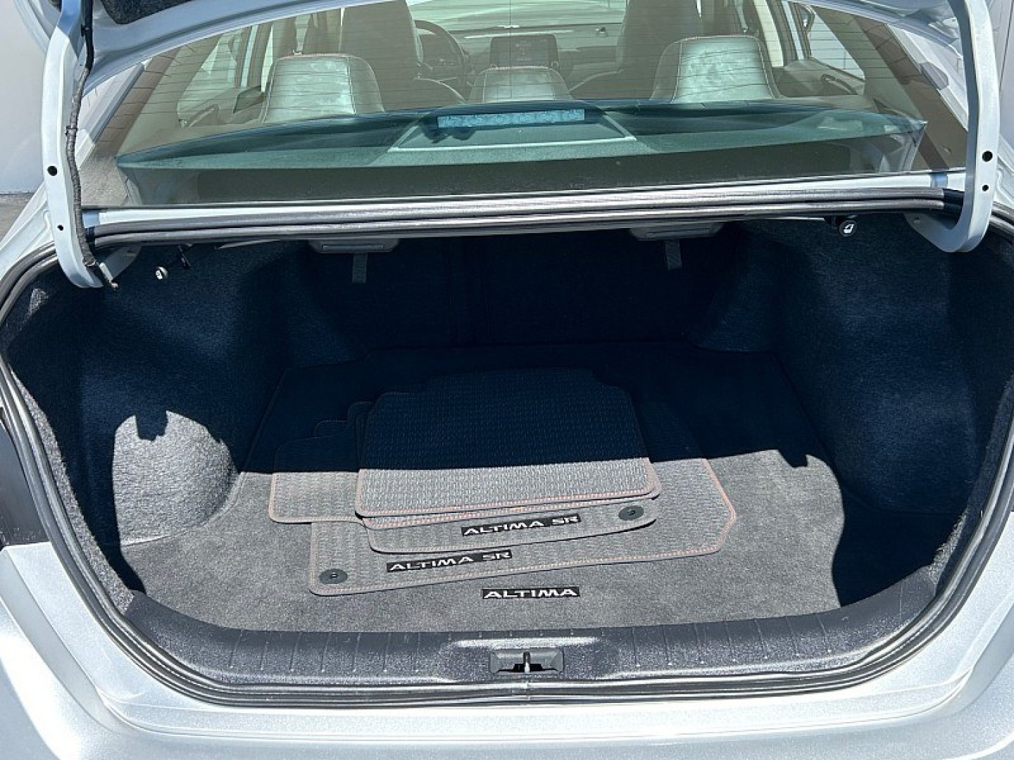 2024 Silver Nissan Altima (1N4BL4CV0RN) with an 4-Cyl 2.5 Liter engine, Automatic Xtronic CVT transmission, located at 412 Auto Vista Drive, Palmdale, 93551, (661) 945-0620, 34.592636, -118.136681- Photo#21