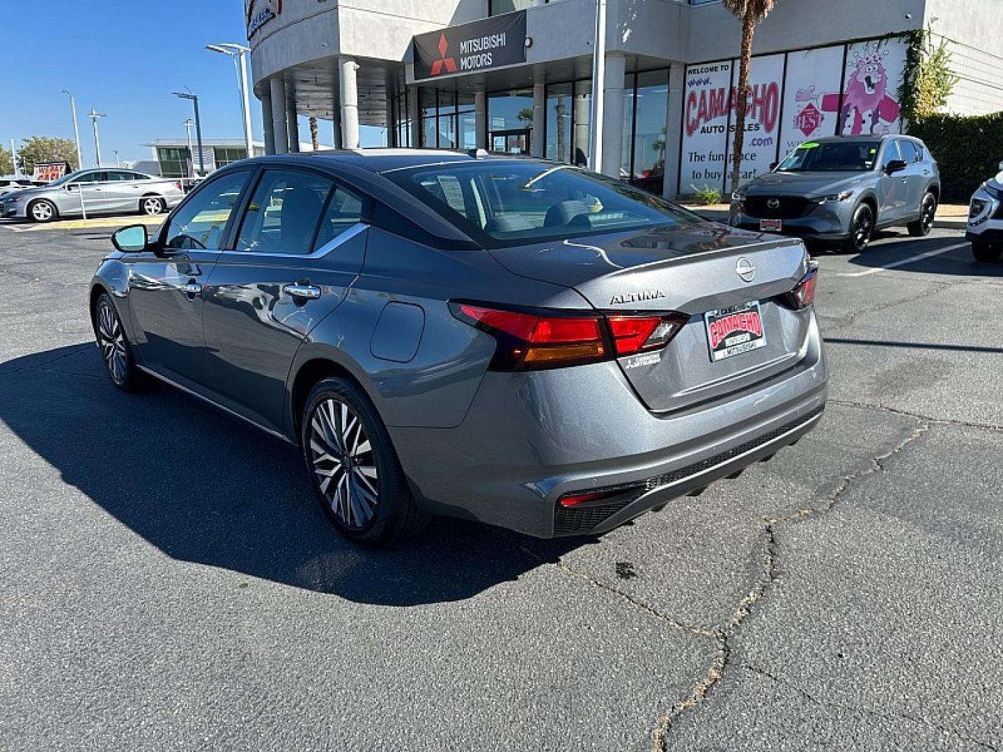 2024 Gray Nissan Altima (1N4BL4DV7RN) with an 4-Cyl 2.5 Liter engine, Automatic Xtronic CVT transmission, located at 412 Auto Vista Drive, Palmdale, 93551, (661) 945-0620, 34.592636, -118.136681- Photo#4