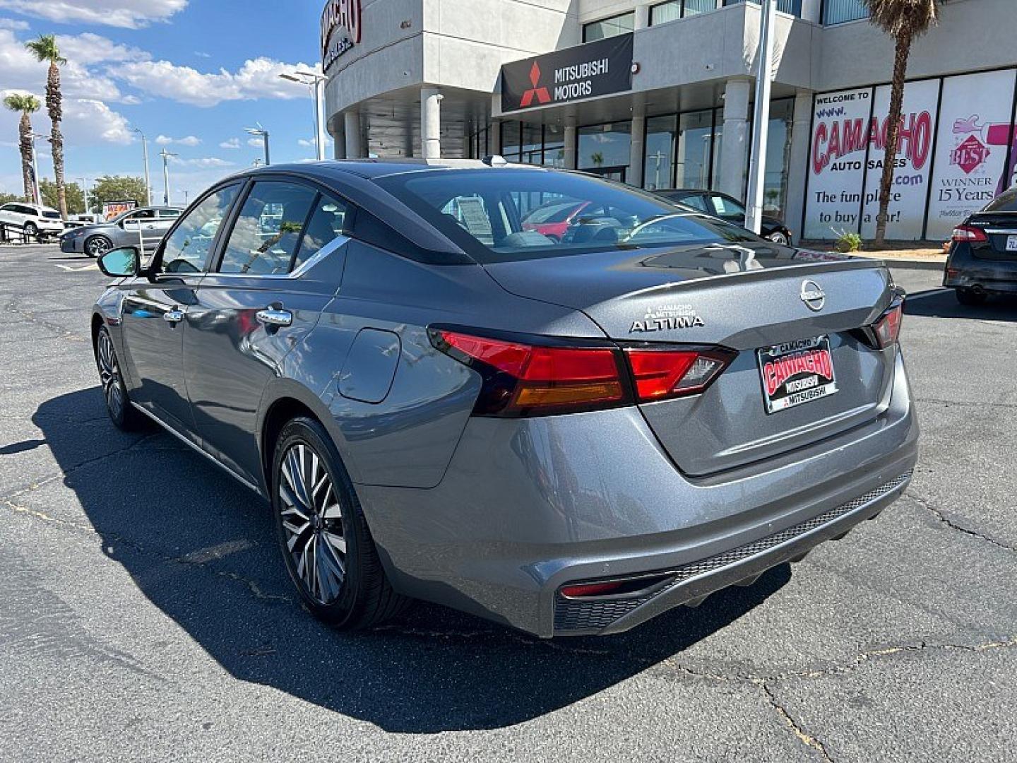 2024 Gray Nissan Altima (1N4BL4DV1RN) with an 4-Cyl 2.5 Liter engine, Automatic Xtronic CVT transmission, located at 412 Auto Vista Drive, Palmdale, 93551, (661) 945-0620, 34.592636, -118.136681- Photo#4