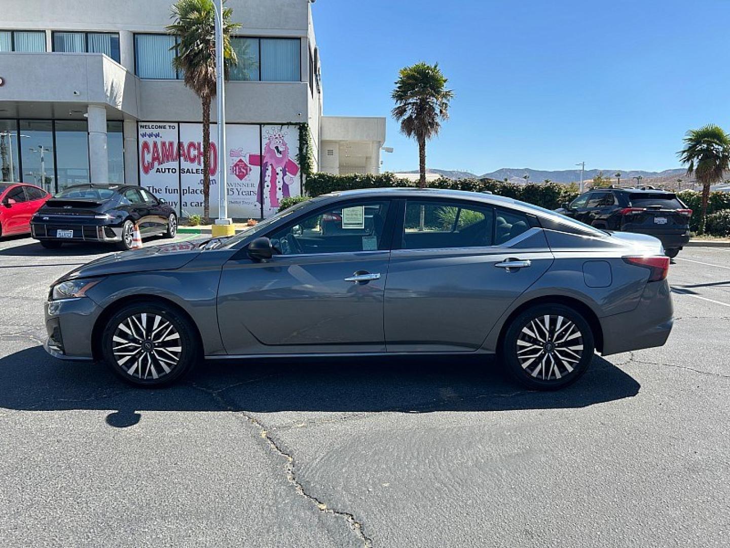 2024 Gray Nissan Altima (1N4BL4DV1RN) with an 4-Cyl 2.5 Liter engine, Automatic Xtronic CVT transmission, located at 412 Auto Vista Drive, Palmdale, 93551, (661) 945-0620, 34.592636, -118.136681- Photo#5