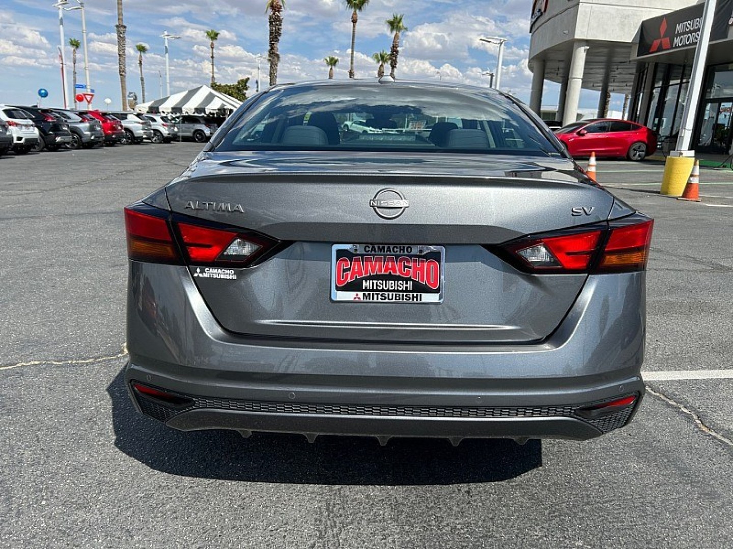 2024 GRAY Nissan Altima (1N4BL4DV2RN) with an 4-Cyl 2.5 Liter engine, Automatic Xtronic CVT transmission, located at 412 Auto Vista Drive, Palmdale, 93551, (661) 945-0620, 34.592636, -118.136681- Photo#3