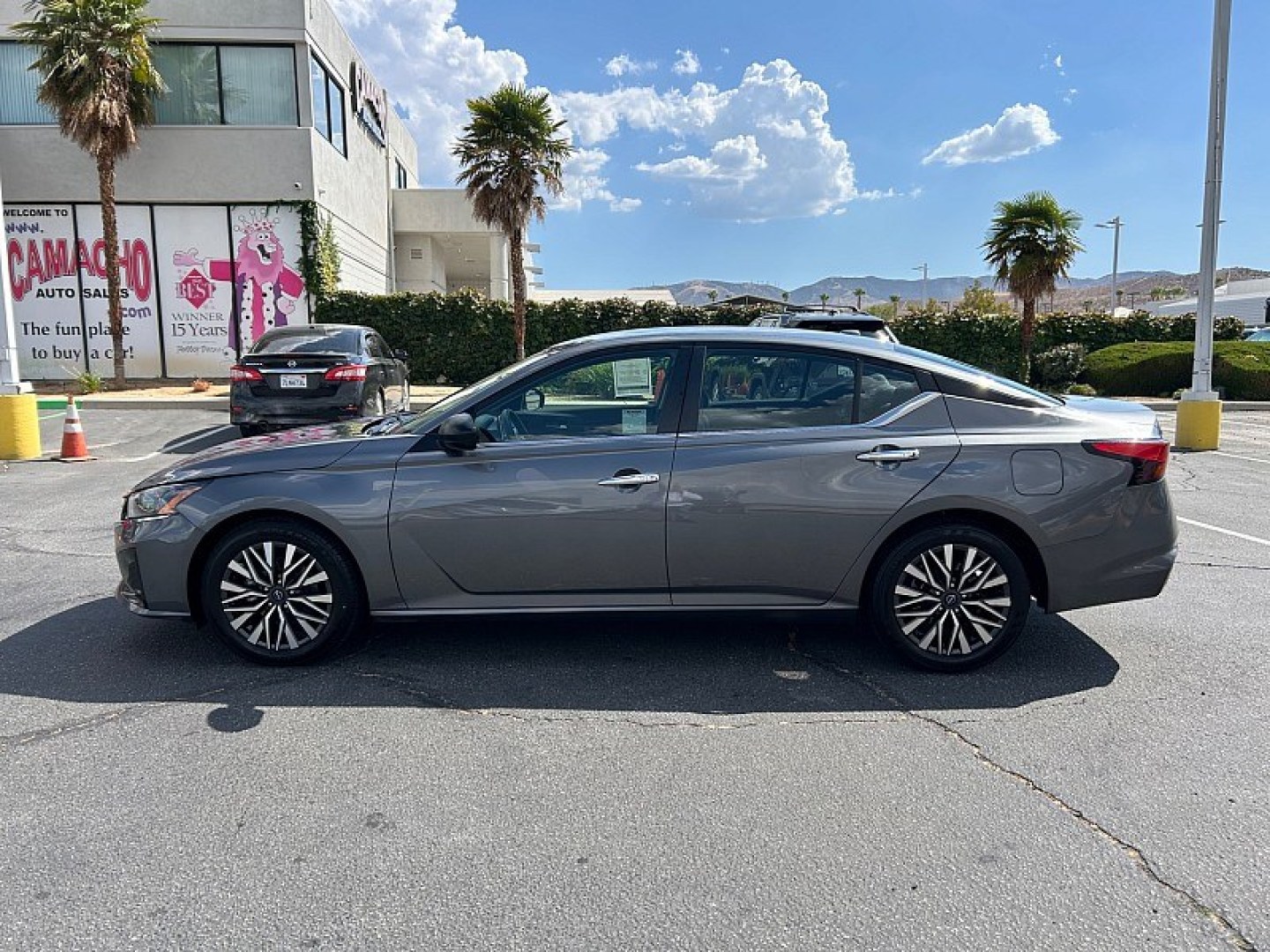2024 GRAY Nissan Altima (1N4BL4DV2RN) with an 4-Cyl 2.5 Liter engine, Automatic Xtronic CVT transmission, located at 412 Auto Vista Drive, Palmdale, 93551, (661) 945-0620, 34.592636, -118.136681- Photo#5