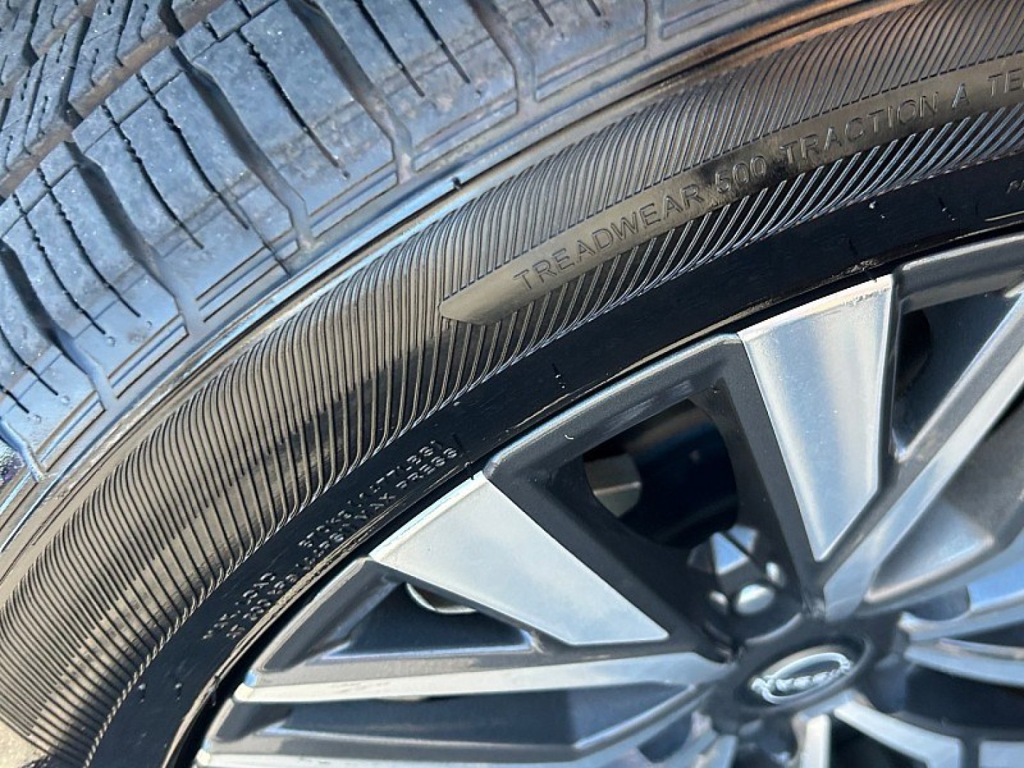 2024 Gray /black Nissan Altima (1N4BL4DV4RN) with an 4-Cyl 2.5 Liter engine, Automatic Xtronic CVT transmission, located at 412 Auto Vista Drive, Palmdale, 93551, (661) 945-0620, 34.592636, -118.136681 - Discover comfort, efficiency, and modern technology in this 2024 Nissan Altima 2.5 SV!This one-owner vehicle combines sleek styling with a comfortable ride and impressive fuel economy, achieving an estimated 32 MPG combined, with up to 39 MPG on the highway. Powered by a 2.5L 4-cylinder engine produ- Photo#14