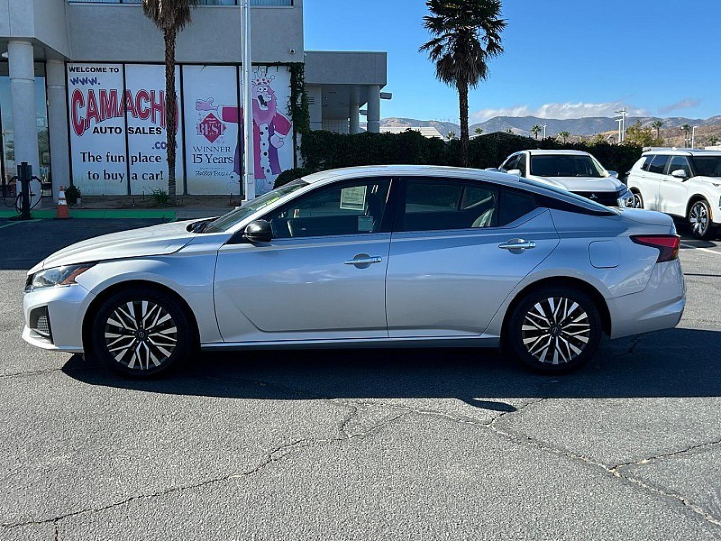 2024 Silver Nissan Altima (1N4BL4DV1RN) with an 4-Cyl 2.5 Liter engine, Automatic Xtronic CVT transmission, located at 412 Auto Vista Drive, Palmdale, 93551, (661) 945-0620, 34.592636, -118.136681- Photo#3