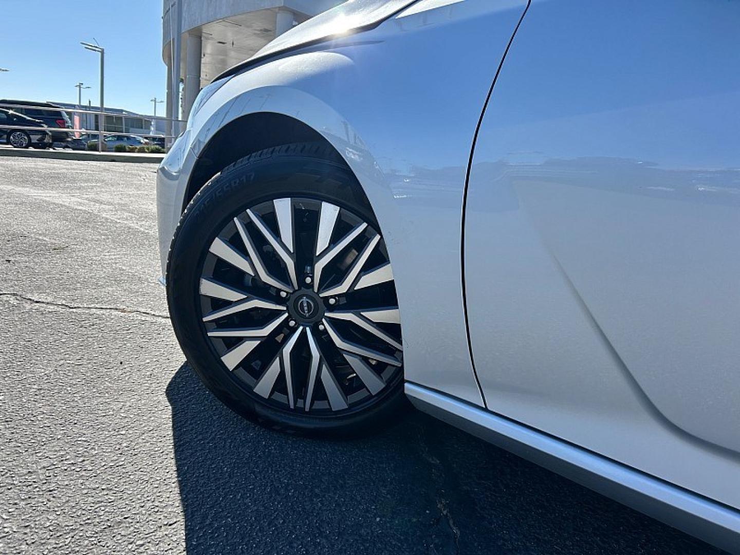 2024 Silver Nissan Altima (1N4BL4DV1RN) with an 4-Cyl 2.5 Liter engine, Automatic Xtronic CVT transmission, located at 412 Auto Vista Drive, Palmdale, 93551, (661) 945-0620, 34.592636, -118.136681- Photo#15