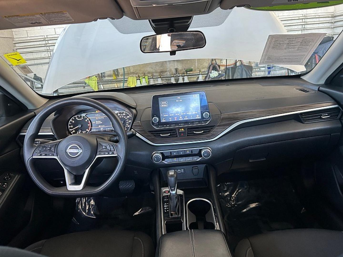 2024 Silver Nissan Altima (1N4BL4DV1RN) with an 4-Cyl 2.5 Liter engine, Automatic Xtronic CVT transmission, located at 412 Auto Vista Drive, Palmdale, 93551, (661) 945-0620, 34.592636, -118.136681- Photo#18