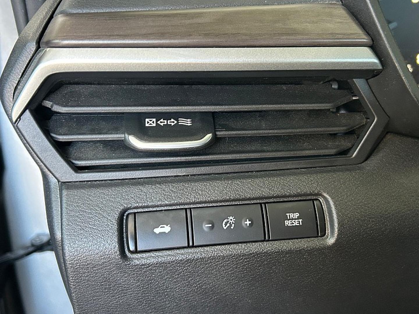 2024 Silver Nissan Altima (1N4BL4DV1RN) with an 4-Cyl 2.5 Liter engine, Automatic Xtronic CVT transmission, located at 412 Auto Vista Drive, Palmdale, 93551, (661) 945-0620, 34.592636, -118.136681- Photo#25