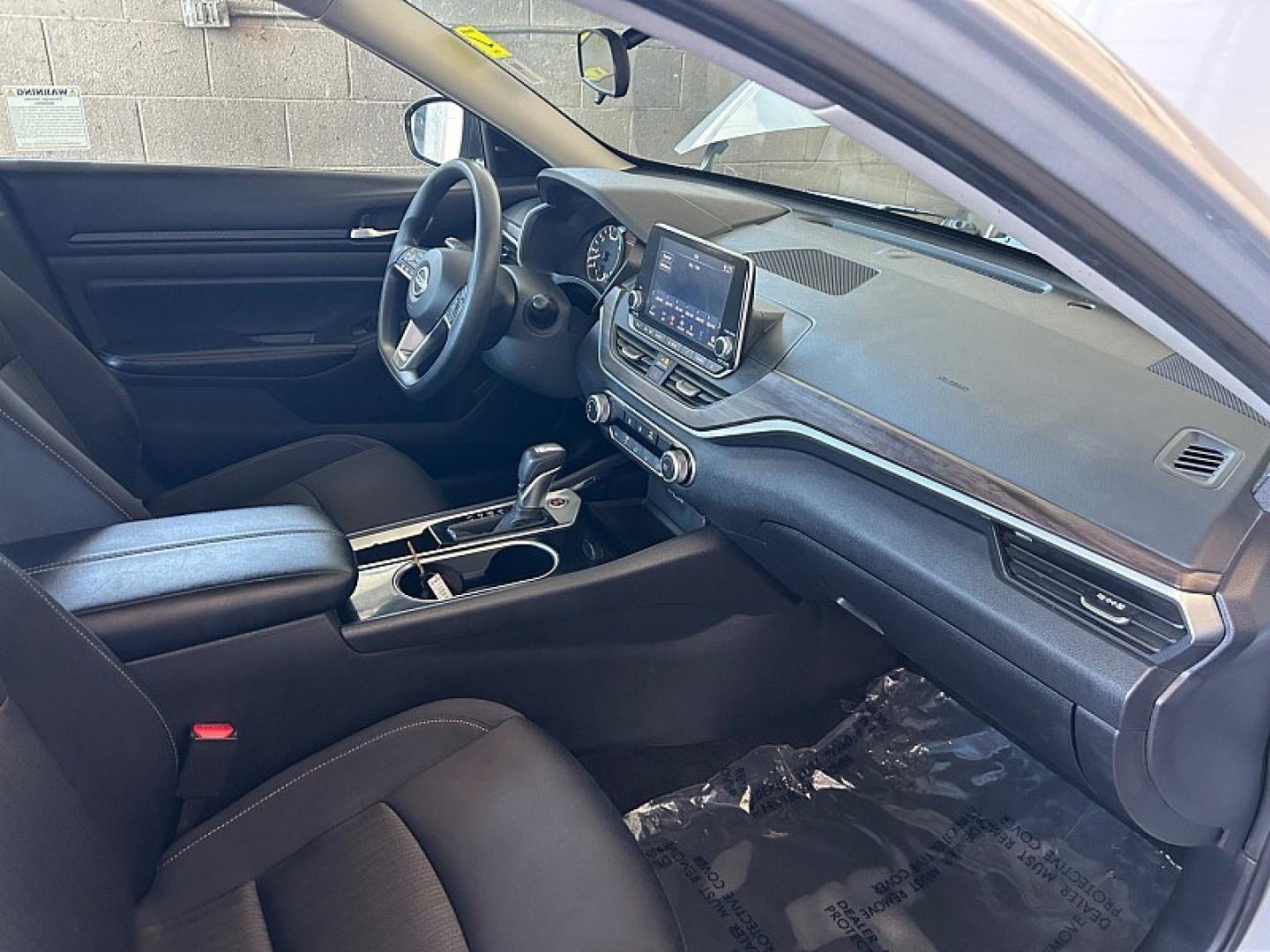 2024 Silver Nissan Altima (1N4BL4DV1RN) with an 4-Cyl 2.5 Liter engine, Automatic Xtronic CVT transmission, located at 412 Auto Vista Drive, Palmdale, 93551, (661) 945-0620, 34.592636, -118.136681- Photo#30