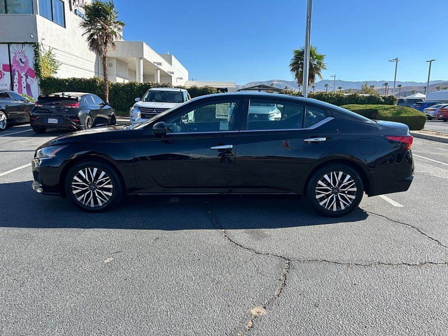 2024 Black Nissan Altima (1N4BL4DV9RN) with an 4-Cyl 2.5 Liter engine, Automatic Xtronic CVT transmission, located at 412 Auto Vista Drive, Palmdale, 93551, (661) 945-0620, 34.592636, -118.136681- Photo#4
