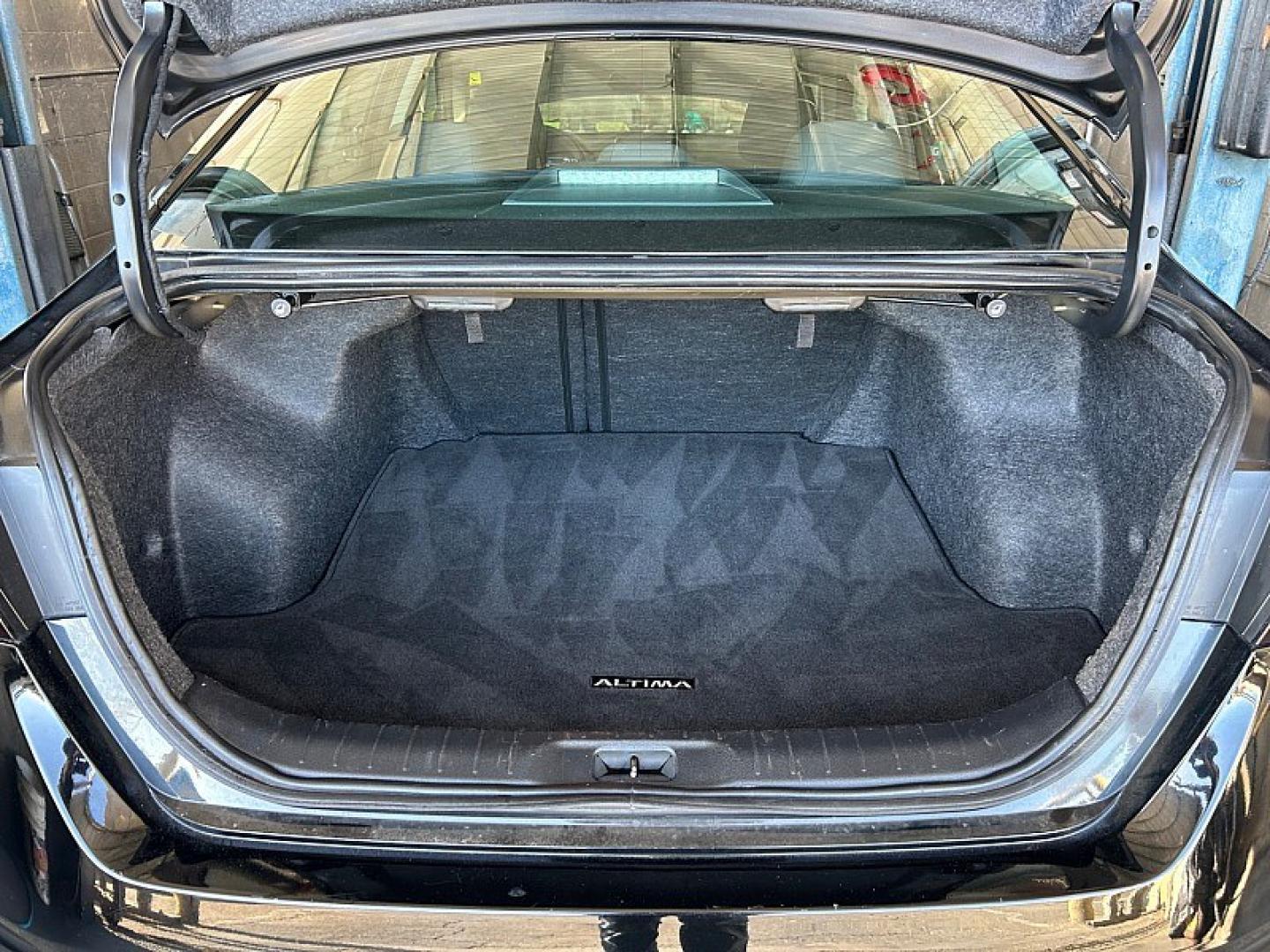 2024 Black Nissan Altima (1N4BL4DV9RN) with an 4-Cyl 2.5 Liter engine, Automatic Xtronic CVT transmission, located at 412 Auto Vista Drive, Palmdale, 93551, (661) 945-0620, 34.592636, -118.136681- Photo#29