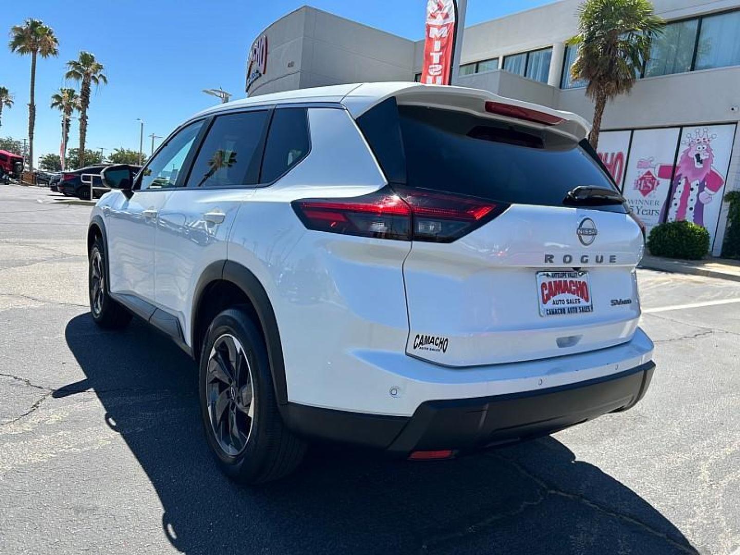 2024 WHITE Nissan Rogue (5N1BT3BB7RC) with an 3-Cyl Turbo 1.5 Liter engine, Automatic CVT transmission, located at 412 Auto Vista Drive, Palmdale, 93551, (661) 945-0620, 34.592636, -118.136681 - Photo#4