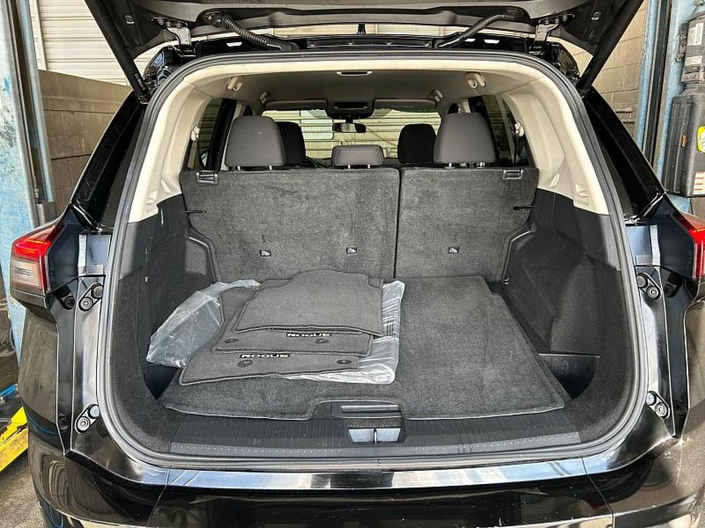 2024 BLACK Nissan Rogue (5N1BT3BAXRC) with an 3-Cyl Turbo 1.5 Liter engine, Automatic CVT transmission, located at 412 Auto Vista Drive, Palmdale, 93551, (661) 945-0620, 34.592636, -118.136681 - Photo#27